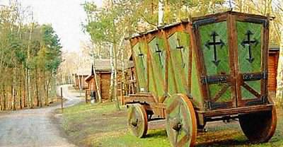 A log cabin benefits the environment greatly A log cabin benefits the environment greatly