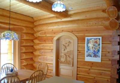 Logs provide wonderful log cabin interior finishes