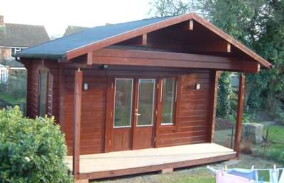 A nice small log office design A nice small log office design